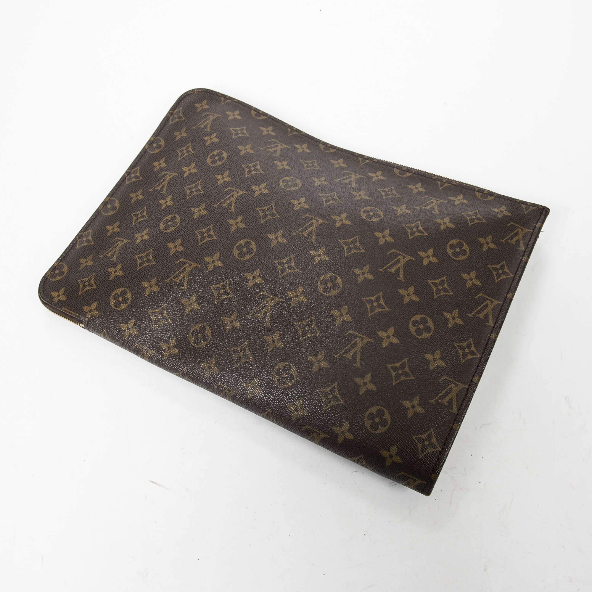 Louis Vuitton Authenticated Doc Leather Handbag